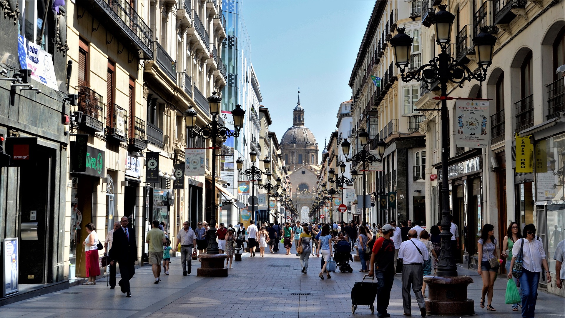 Diviértete paseando por el centro de Zaragoza